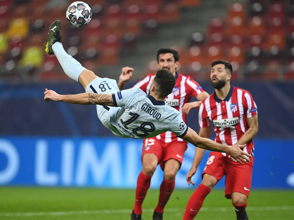 Bayern praktiski garantē vietu 1/4 finālā, Chelsea izbraukumā pārsteidz Atletico, Real nomoka itāļus