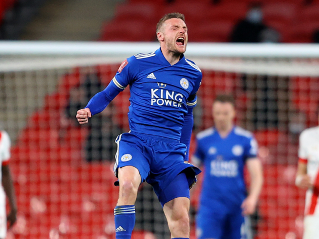 Tuhelam pirmā uzvara pār Gvardiolu, Leicester City pirmo reizi finālā kopš 1969.gada