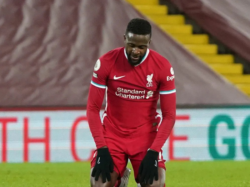Manchester United saglabā pirmo vietu, Liverpool nedienas turpinās, Frenks Lempards tuvu atlaišanai